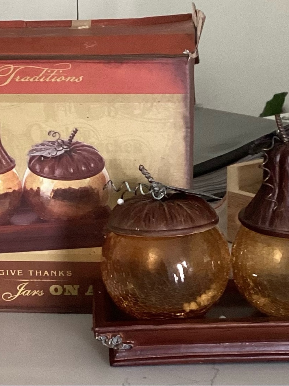 Cracker Barrel Thanksgiving 3 Pumpkin Jars on Tray Crackle Glass Autumn Decor